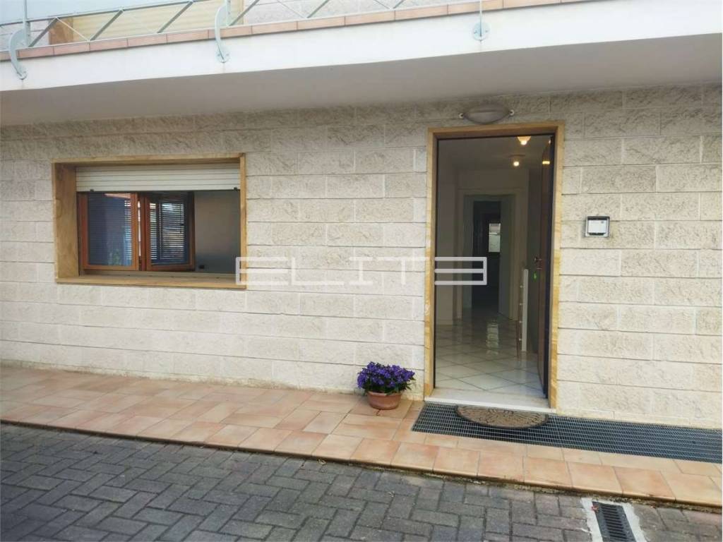 appartamento in affitto ad Ancona in zona Adriatico