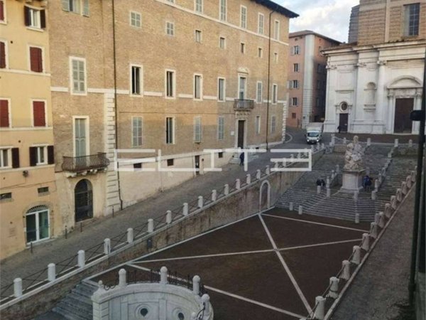 appartamento in affitto ad Ancona in zona Centro Storico