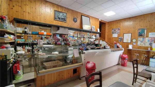 locale commerciale in affitto ad Ancona in zona Piano San Lazzaro