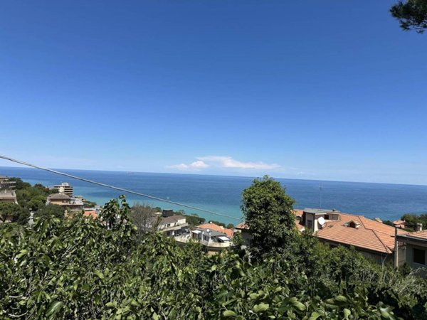 appartamento in affitto ad Ancona in zona Passetto