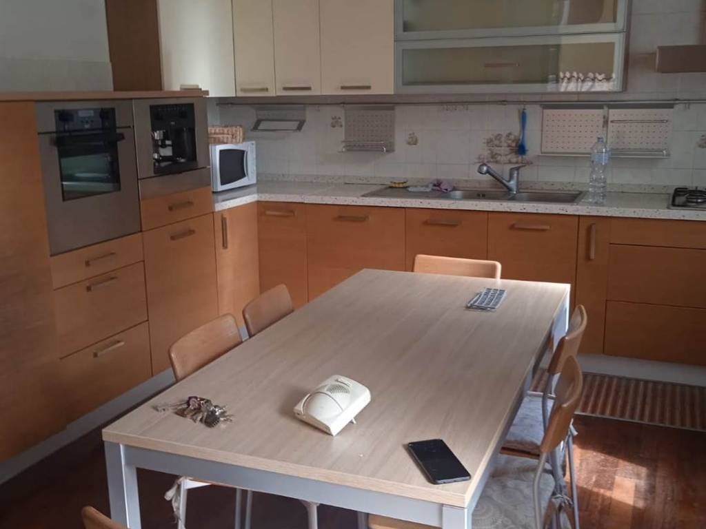 appartamento in affitto ad Ancona in zona Vallemiano