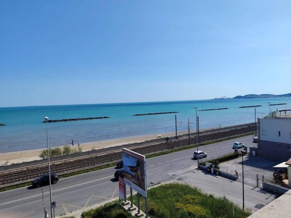 appartamento in affitto ad Ancona in zona Collemarino
