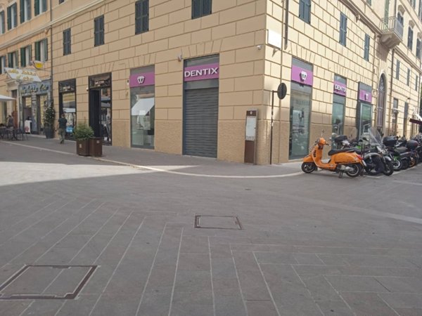 locale commerciale in affitto ad Ancona in zona Centro Storico