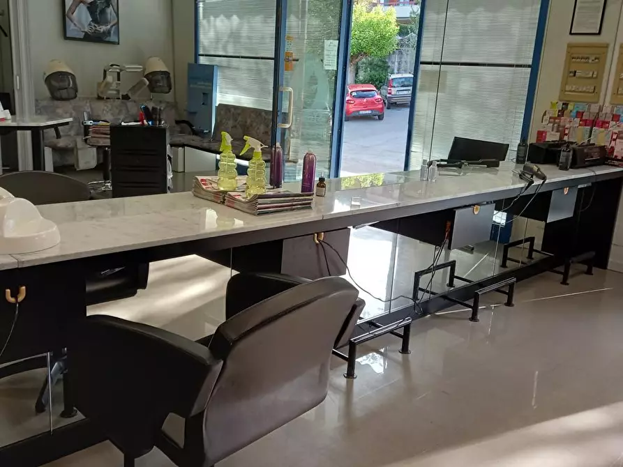 locale commerciale in affitto ad Ancona in zona Piano San Lazzaro