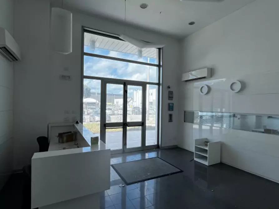 ufficio in affitto ad Ancona in zona Piano San Lazzaro