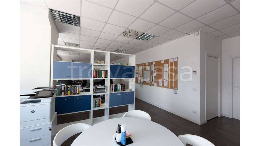 ufficio in affitto ad Ancona in zona Aspio di Ancona