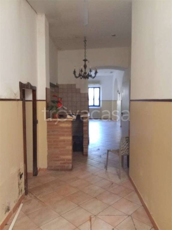 negozio in affitto ad Ancona in zona Posatora