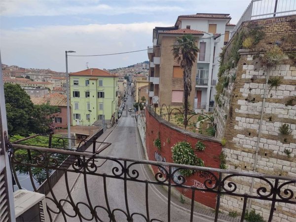 appartamento in affitto ad Ancona in zona Centro Storico