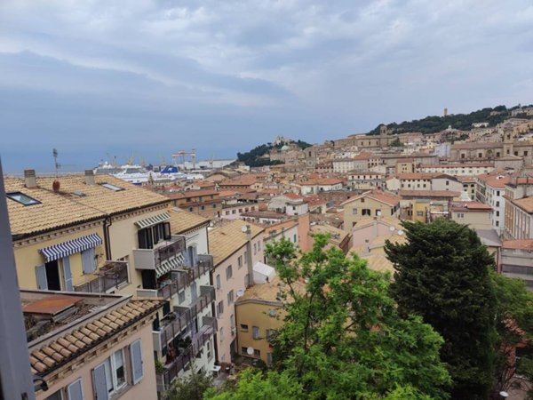 appartamento in affitto ad Ancona in zona Centro Storico