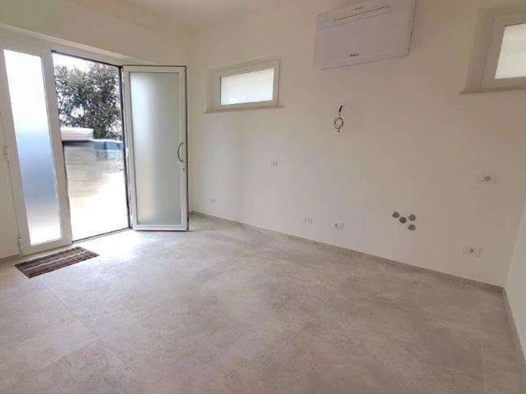 negozio in affitto ad Ancona in zona Piano San Lazzaro