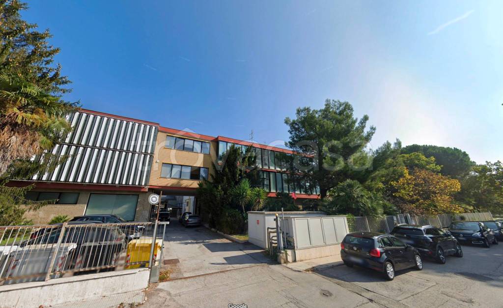 ufficio in affitto ad Ancona in zona Brecce Bianche