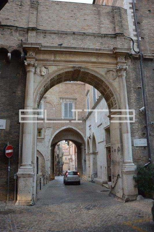 appartamento in affitto ad Ancona in zona Adriatico