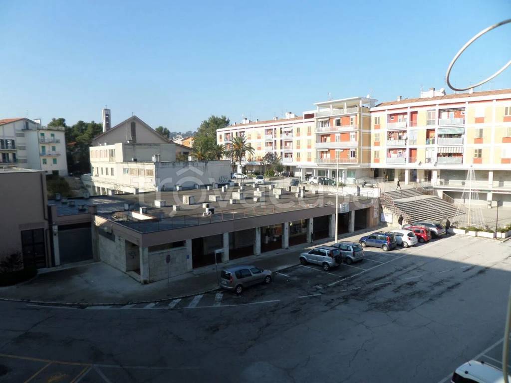 appartamento in affitto ad Ancona in zona Torrette