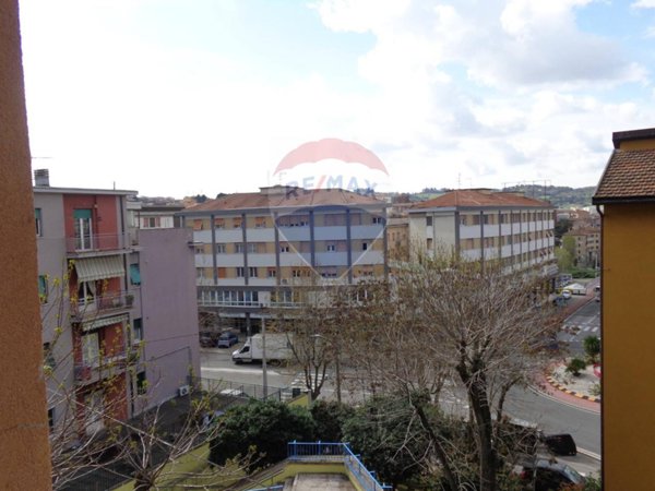 appartamento in affitto ad Ancona in zona Vallemiano