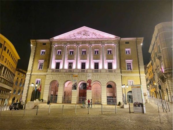 appartamento in affitto ad Ancona in zona Adriatico