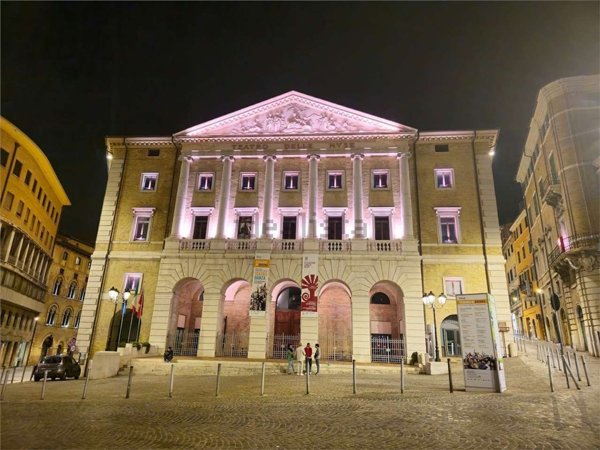 appartamento in affitto ad Ancona in zona Adriatico