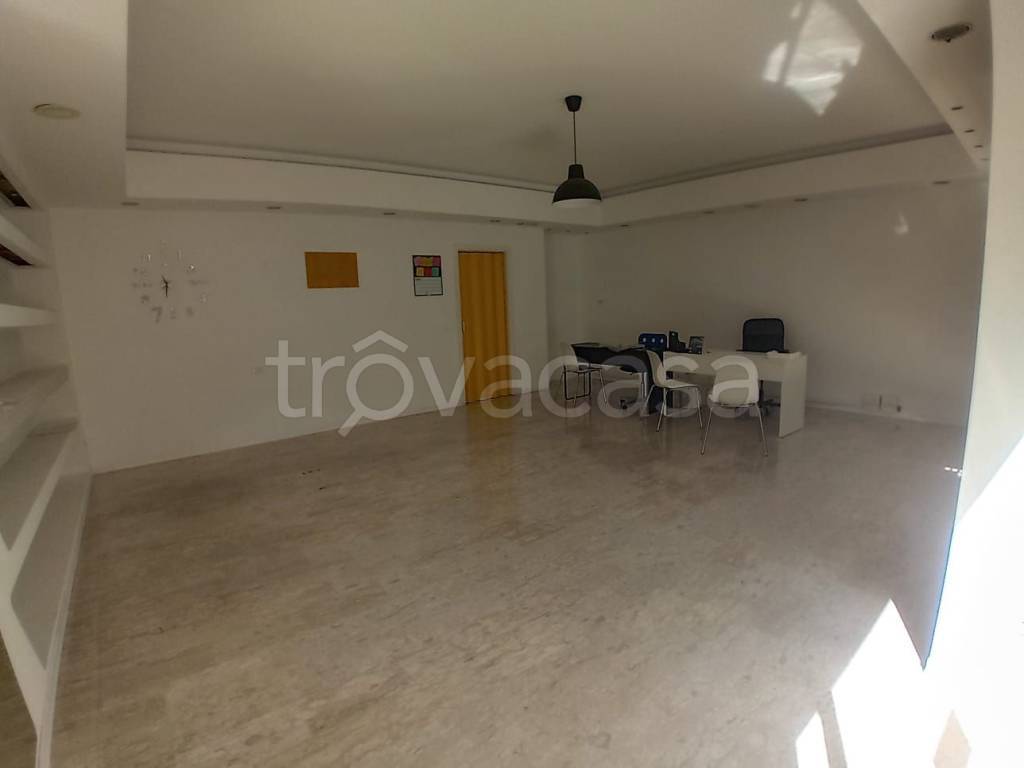 ufficio in affitto ad Ancona in zona Piano San Lazzaro