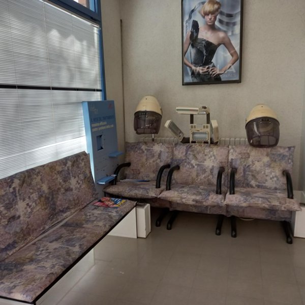 locale commerciale in affitto ad Ancona in zona Brecce Bianche