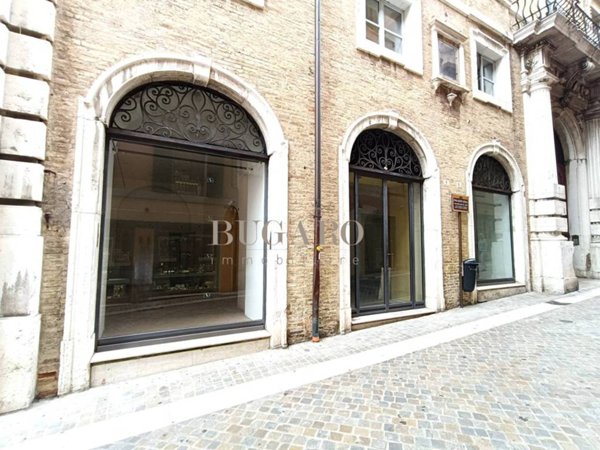 trivano in affitto ad Ancona in zona Piano San Lazzaro