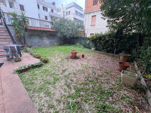 appartamento in affitto ad Ancona in zona Adriatico