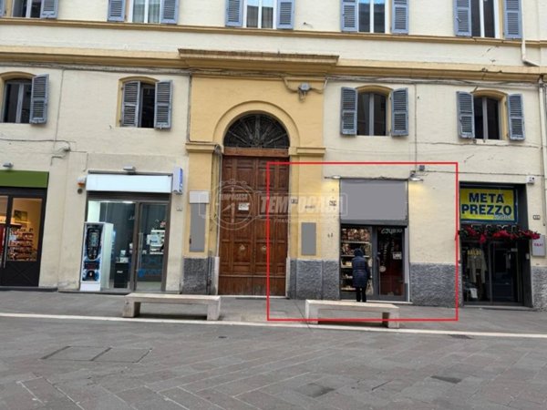 negozio in affitto ad Ancona in zona Centro Storico