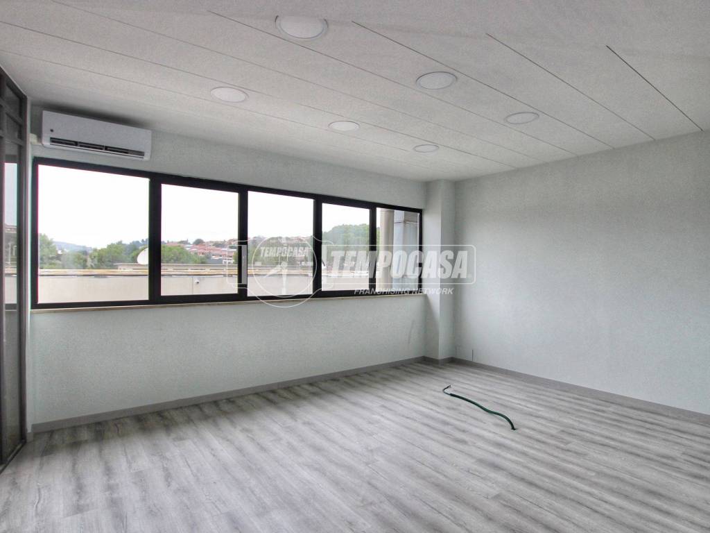 ufficio in affitto ad Ancona in zona Brecce Bianche