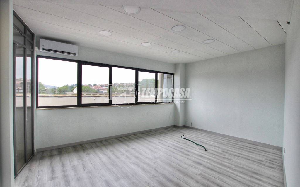 ufficio in affitto ad Ancona in zona Brecce Bianche