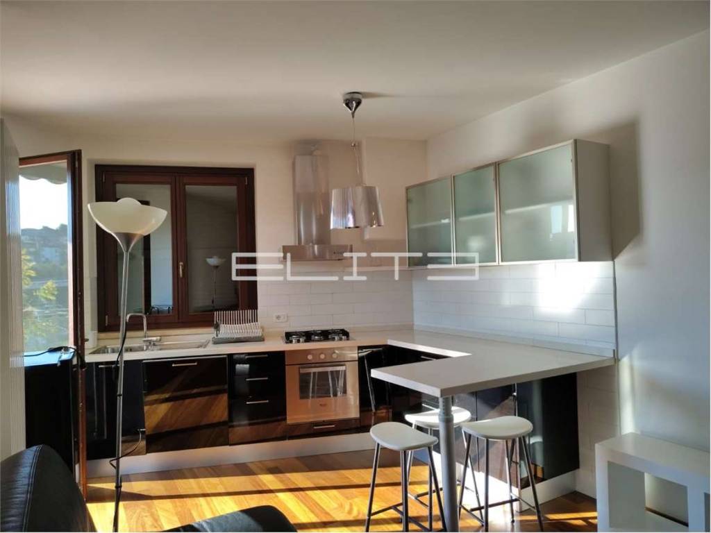 appartamento in affitto ad Ancona in zona Piano San Lazzaro