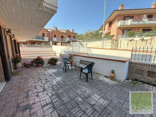 casa indipendente in affitto ad Ancona in zona Torrette