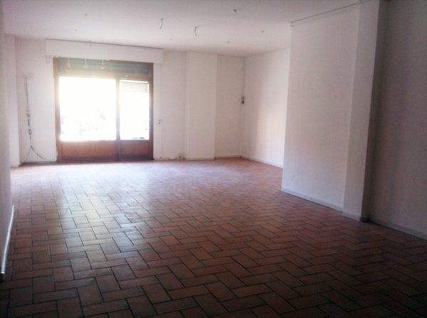 negozio in affitto ad Ancona in zona Adriatico