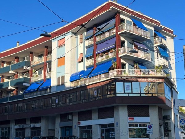 ufficio in affitto ad Ancona in zona Piano San Lazzaro