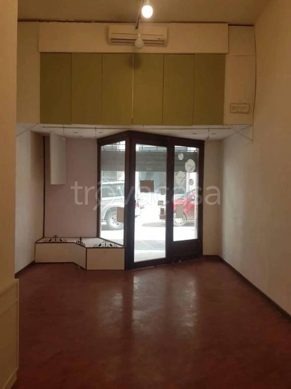 negozio in affitto ad Ancona in zona Centro Storico