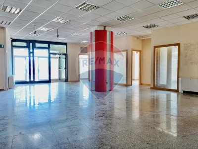 ufficio in affitto ad Ancona in zona Piano San Lazzaro