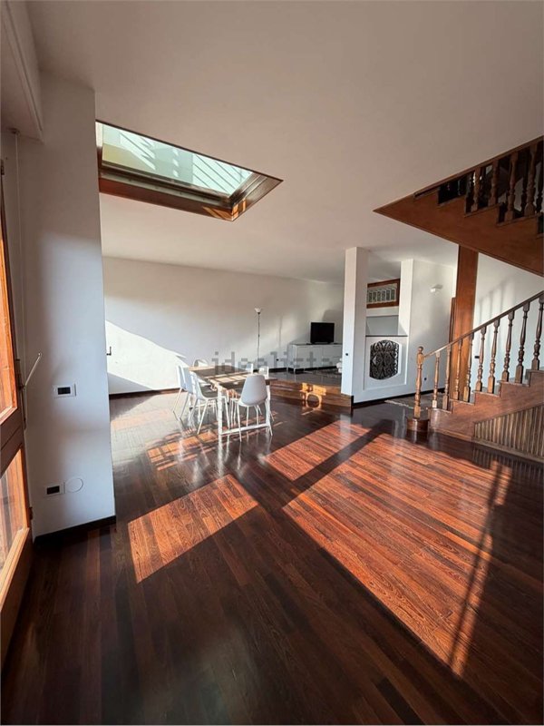 casa indipendente in affitto ad Ancona in zona Montirozzo