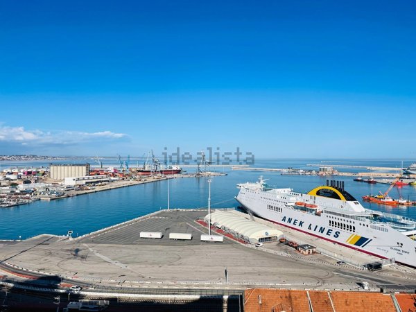 appartamento in affitto ad Ancona in zona Passetto