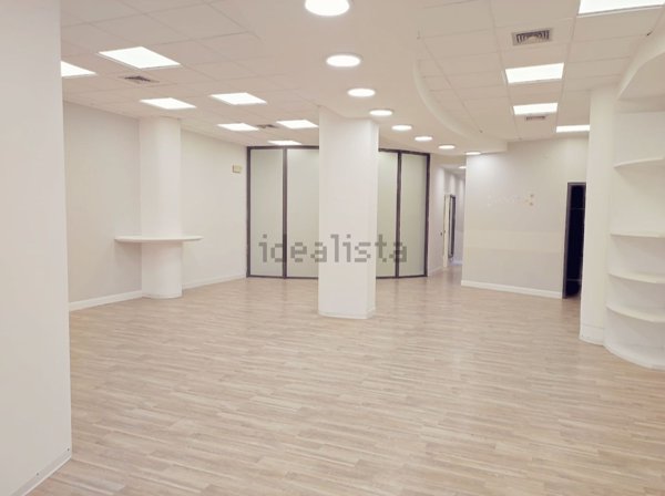 locale commerciale in affitto ad Ancona in zona Piano San Lazzaro