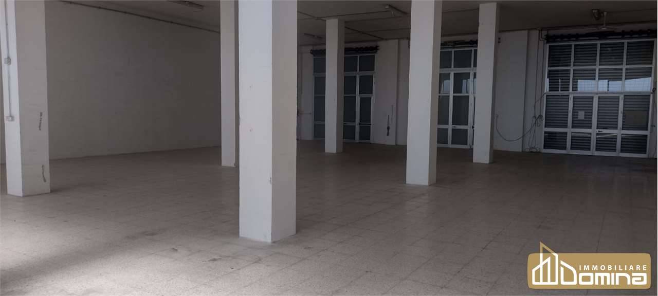 locale commerciale in affitto ad Ancona