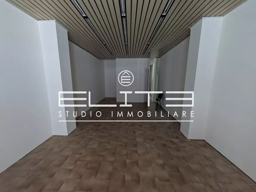 negozio in affitto ad Ancona in zona Adriatico