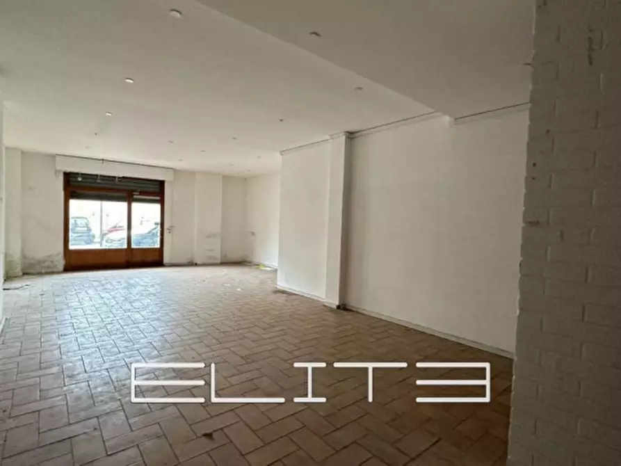 negozio in affitto ad Ancona in zona Adriatico