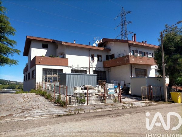 locale di sgombero in affitto ad Ancona in zona Piano San Lazzaro