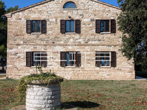 casa indipendente in affitto ad Ancona in zona Adriatico