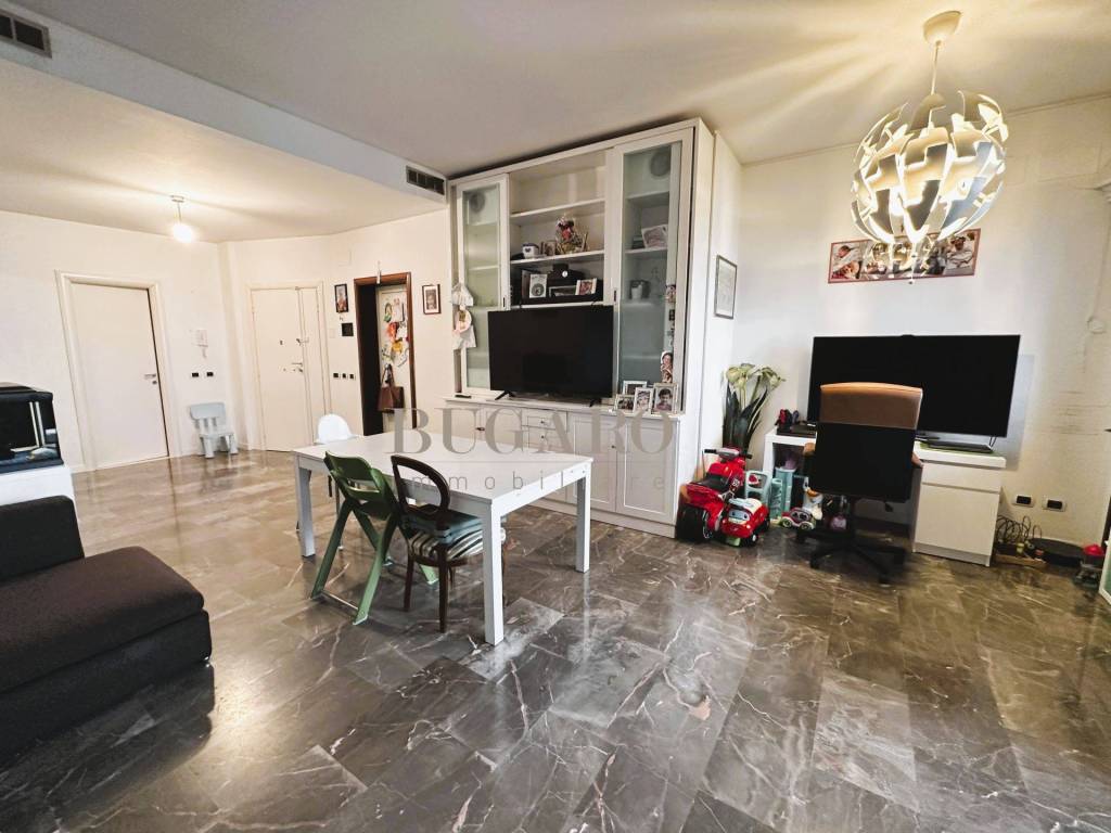 appartamento in affitto ad Ancona in zona Adriatico