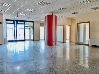 ufficio in affitto ad Ancona in zona Piano San Lazzaro