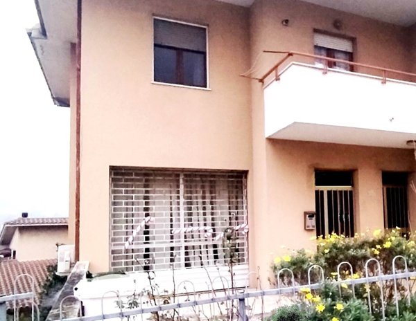 ufficio in affitto ad Ancona in zona Piano San Lazzaro