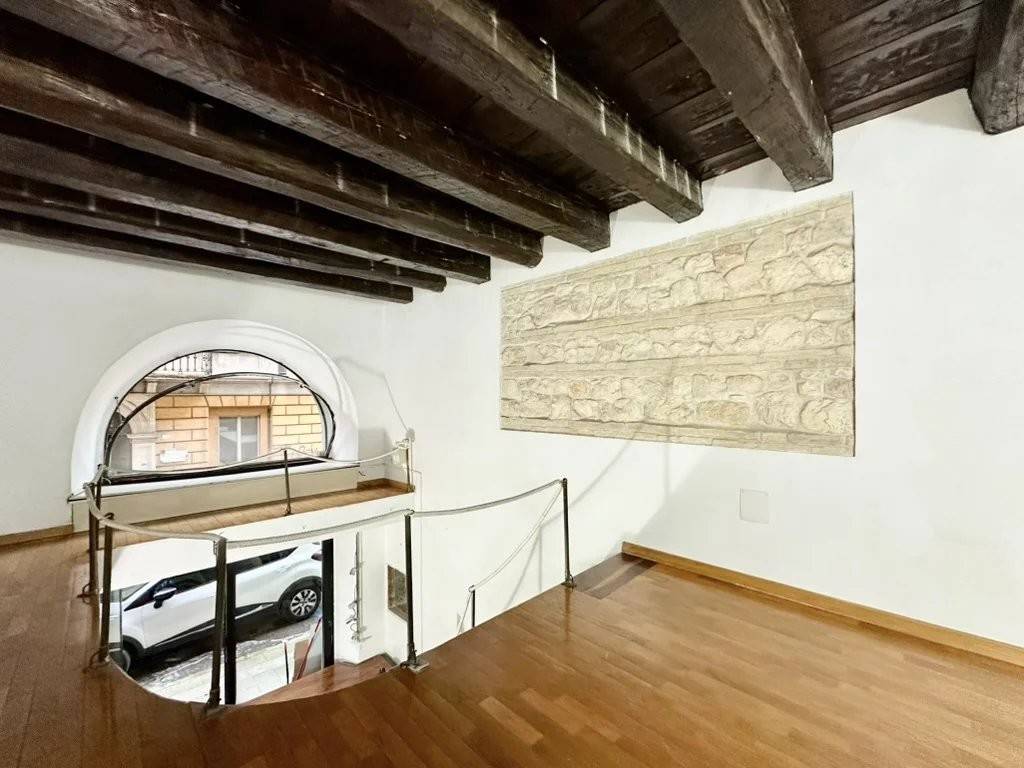 negozio in affitto ad Ancona in zona Centro Storico