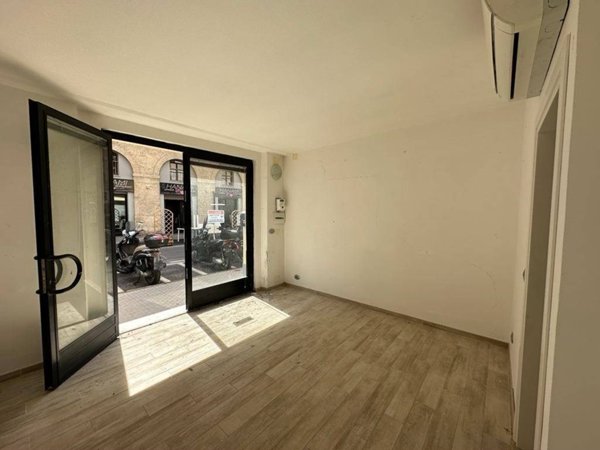 negozio in affitto ad Ancona in zona Centro Storico