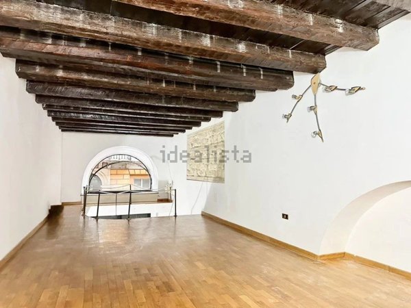 locale commerciale in affitto ad Ancona in zona Centro Storico