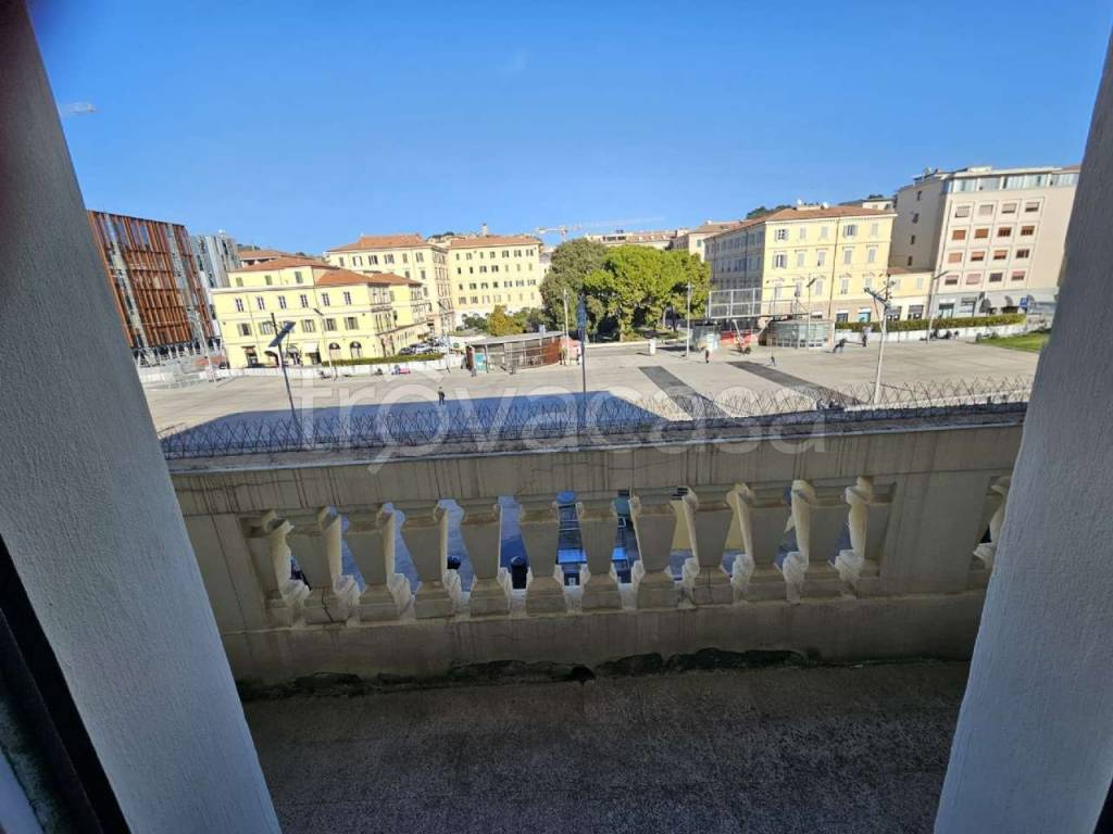 ufficio in affitto ad Ancona in zona Piano San Lazzaro