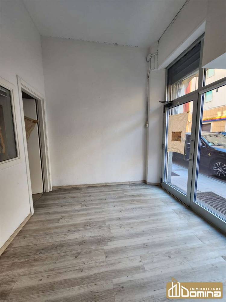 negozio in affitto ad Ancona in zona Delle Grazie