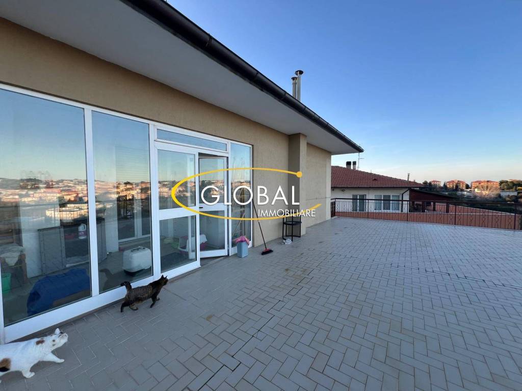 appartamento in affitto ad Ancona in zona Posatora